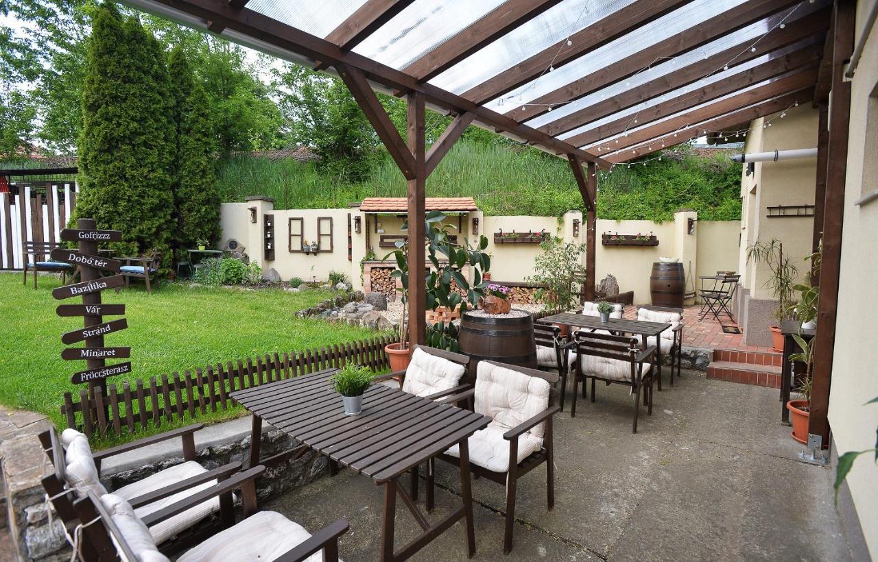 Castle Garden Apartman Эгер Экстерьер фото